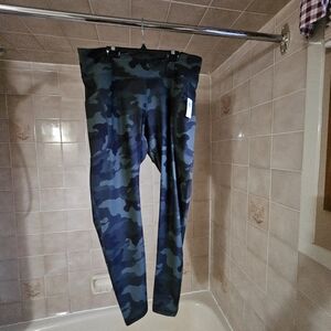 Old Navy Powersoft Leggings with Pockets Camo Size XL